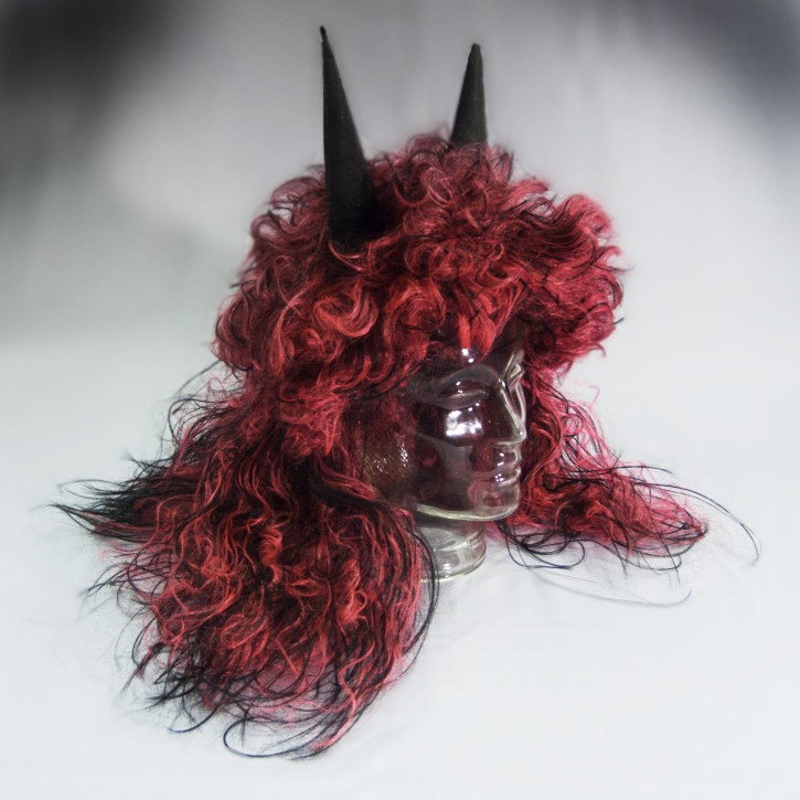 Perücke lang - rotes Haar mit Hörnern